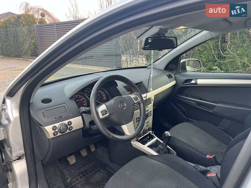 Универсал Opel Astra 2008 в Стрые