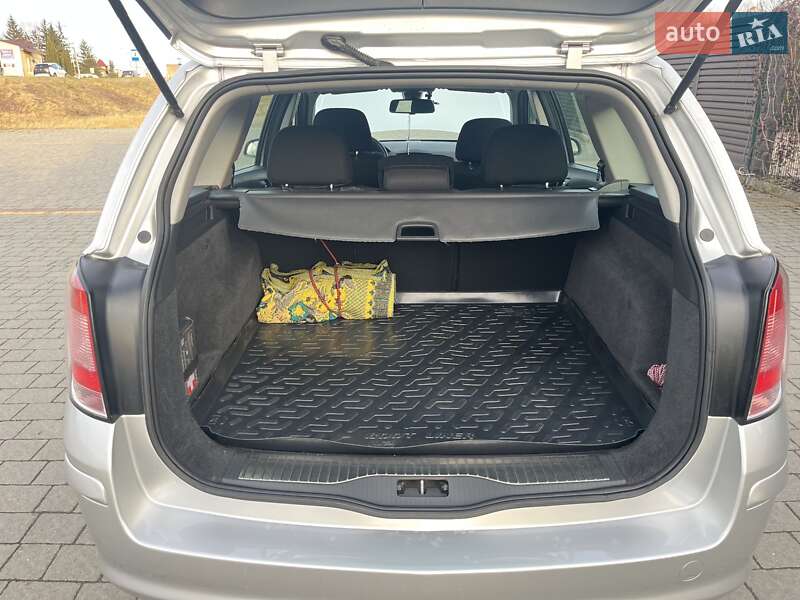 Универсал Opel Astra 2008 в Стрые