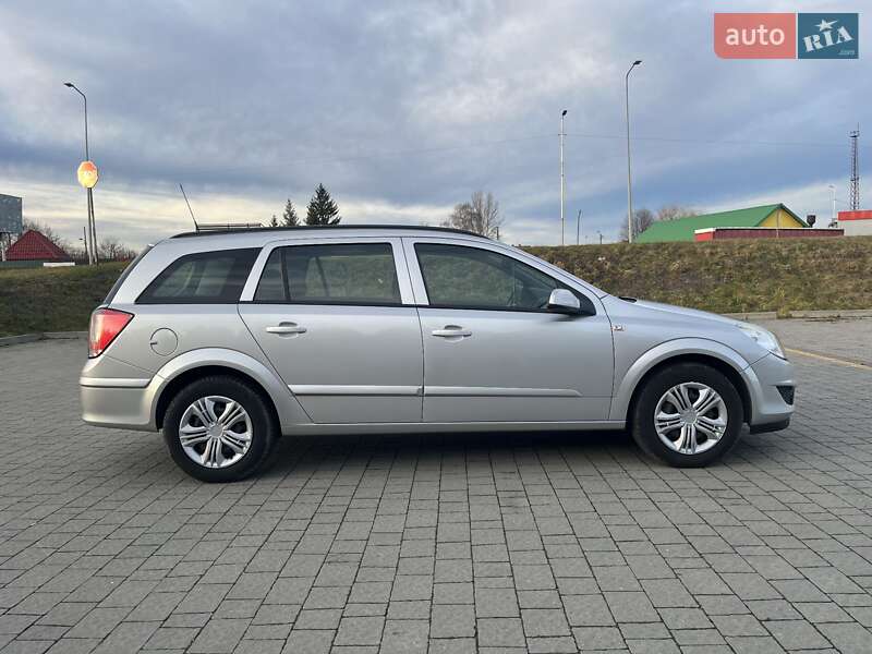 Универсал Opel Astra 2008 в Стрые