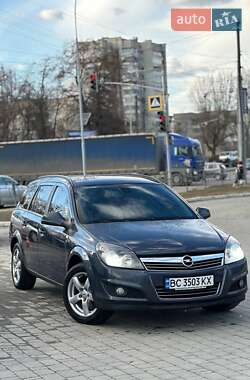 Opel Astra  2010