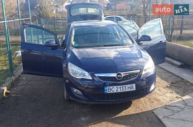 Opel Astra  2011