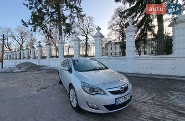 Opel Astra  2011