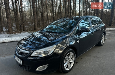 Opel Astra  2012