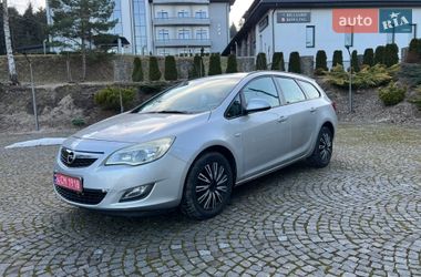 Opel Astra  2011