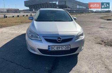Opel Astra  2012
