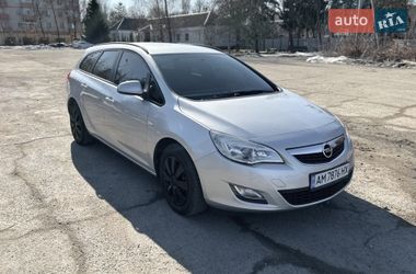 Opel Astra 2011