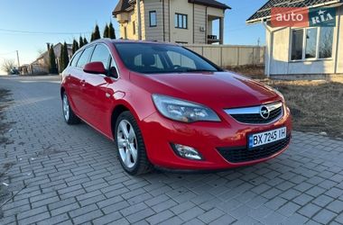 Opel Astra  2011