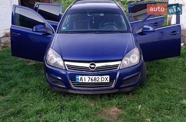 Opel Astra  2010