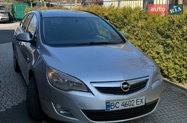Opel Astra 2012