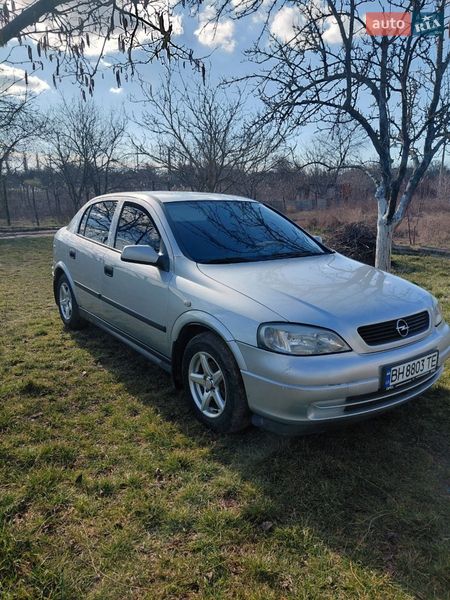 Хетчбек Opel Astra