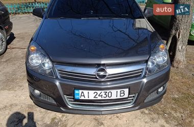 Opel Astra  2010