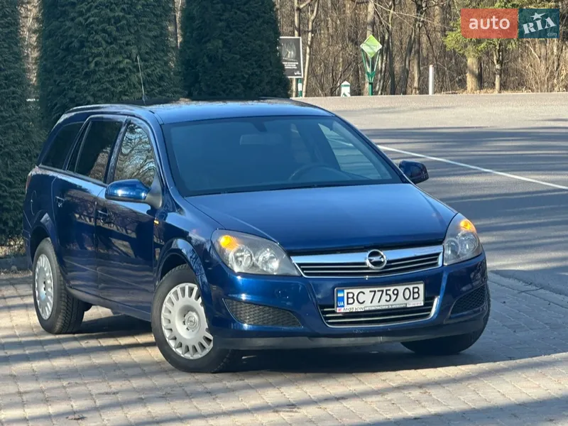 Opel Astra 2011