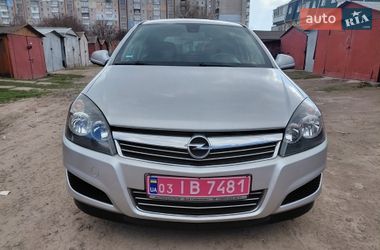 Opel Astra  2010