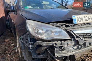 Opel Astra  2012