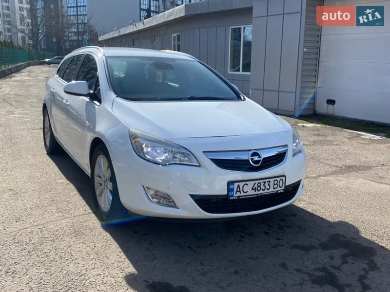 Opel Astra 2012