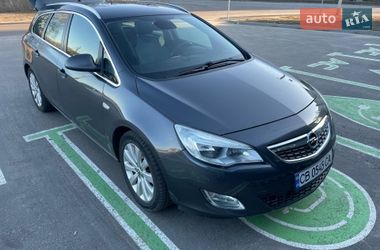 Opel Astra  2011