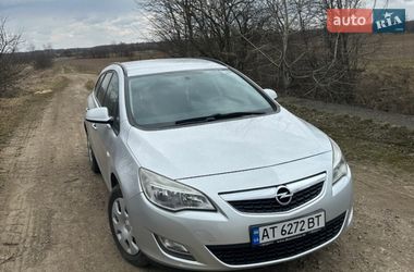 Opel Astra  2011