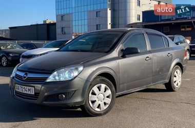 Opel Astra  2012