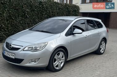 Opel Astra 2011