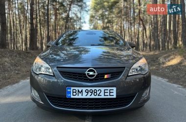 Opel Astra  2011