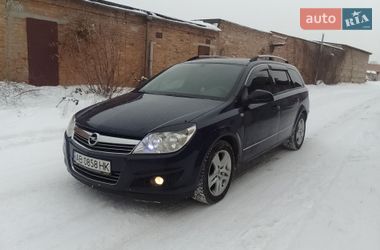Opel Astra  2010