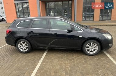 Opel Astra  2011