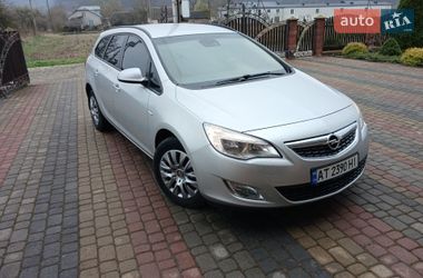 Opel Astra  2011