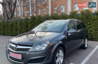 Opel Astra  2010