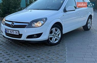 Opel Astra  2010