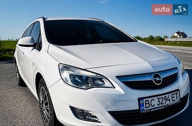 Opel Astra  2011
