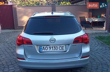 Opel Astra  2013
