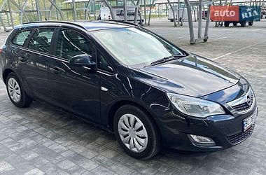 Opel Astra  2012