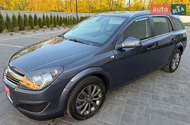 Opel Astra  2010