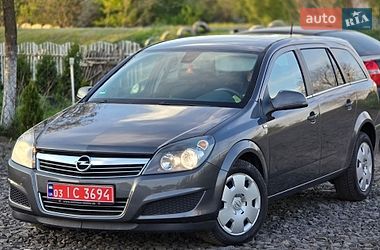 Opel Astra  2011