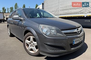 Opel Astra  2010