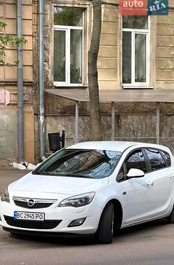 Opel Astra  2010