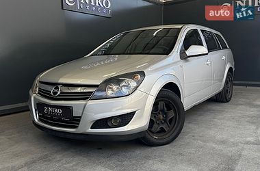 Opel Astra  2012