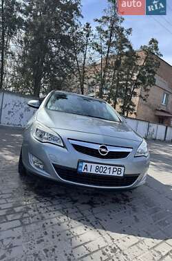 Opel Astra  2011