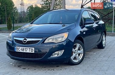 Opel Astra  2012