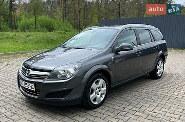 Opel Astra  2010