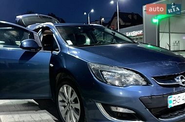 Opel Astra  2012