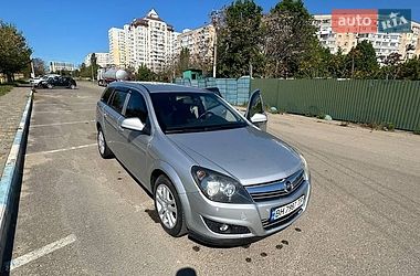 Opel Astra  2012