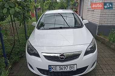 Opel Astra  2011