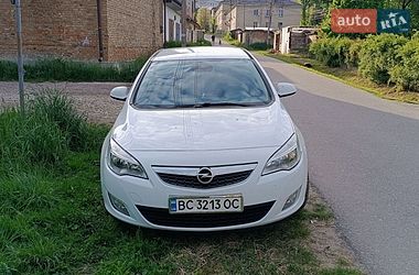 Opel Astra  2010