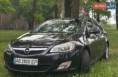 Opel Astra  2011