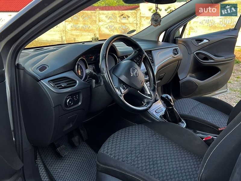 Универсал Opel Astra 2016 в Диновцах
