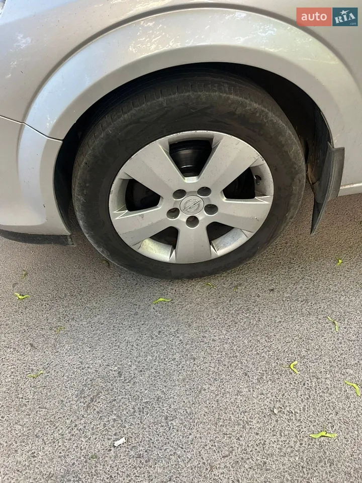 2010 Opel Astra - мініатюра 5