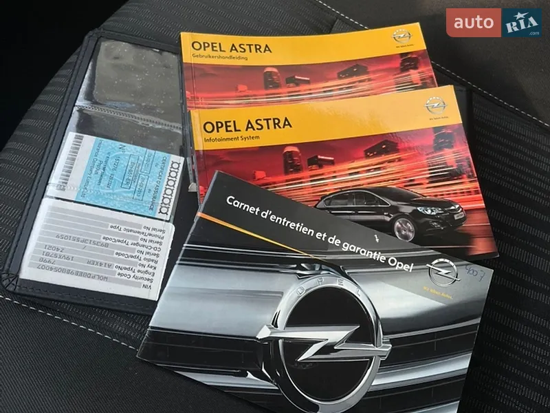 Универсал Opel Astra 2011 в Львове документ