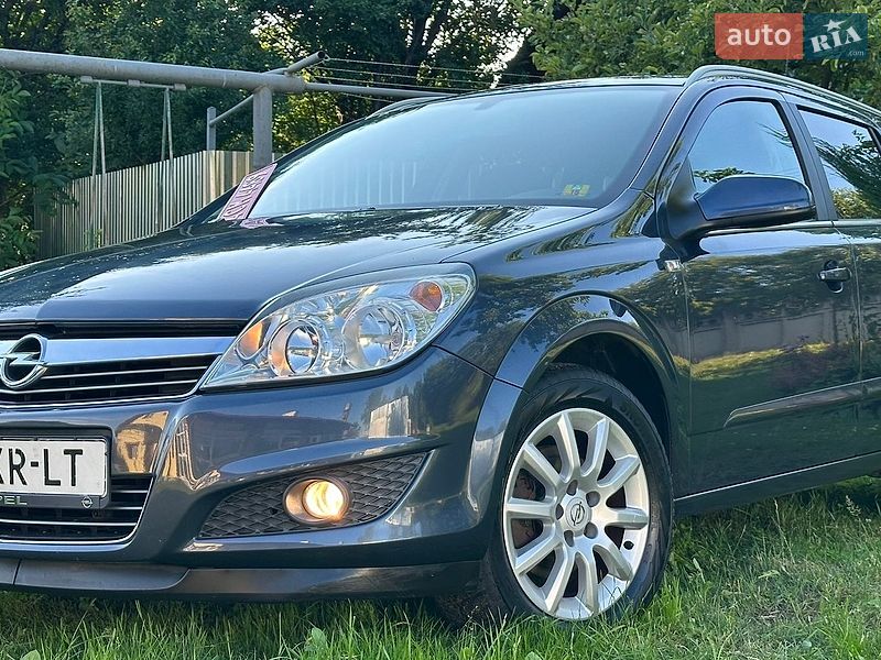 Универсал Opel Astra 2008 в Дрогобыче