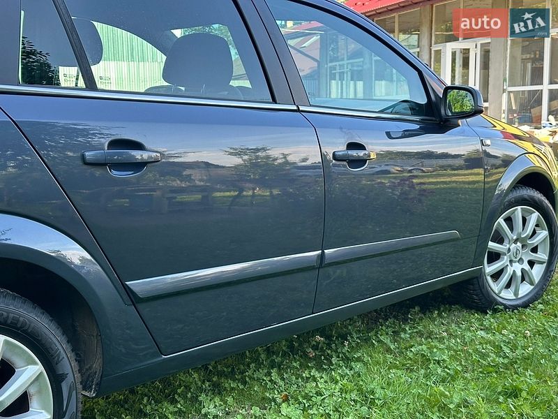 Универсал Opel Astra 2008 в Дрогобыче